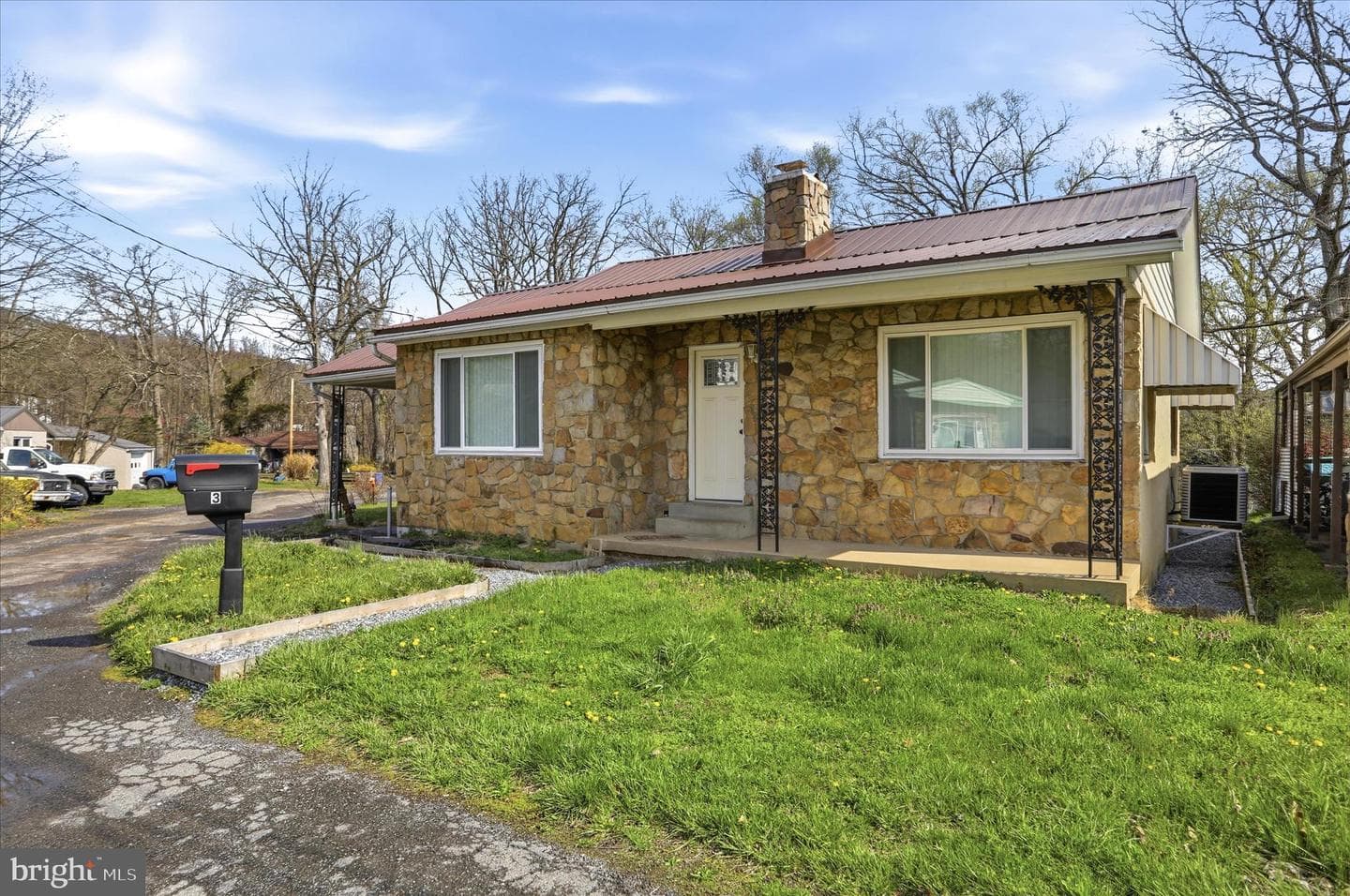 3 Glenview Dr, Lavale