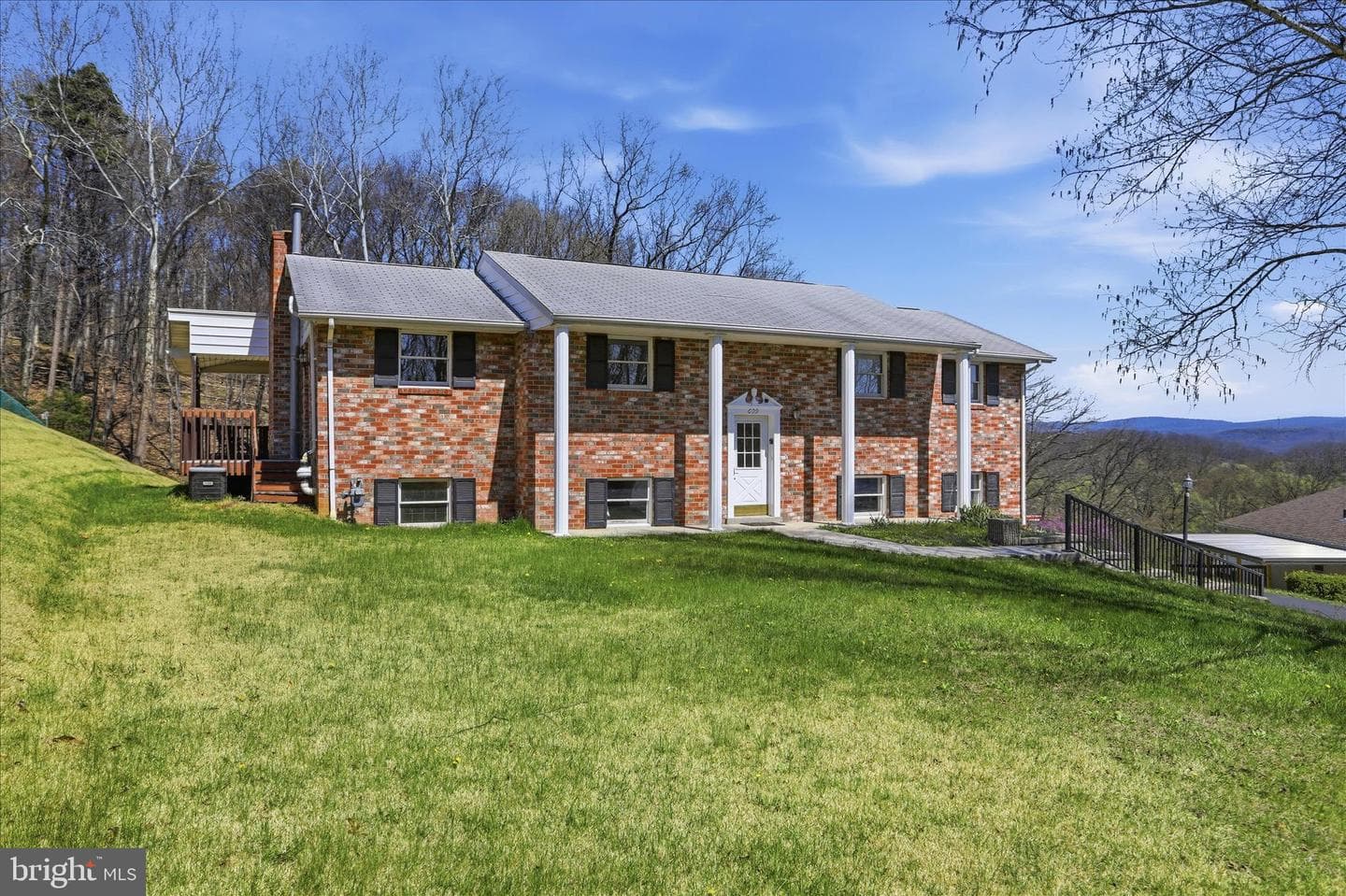609 Wellington Lane
