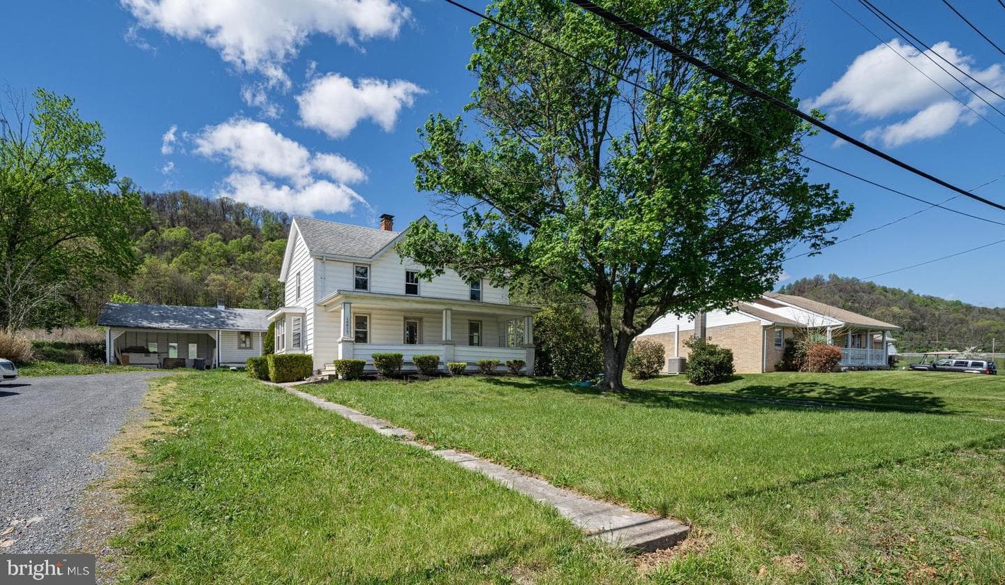 14015 Bedford Road NE, Cumberland