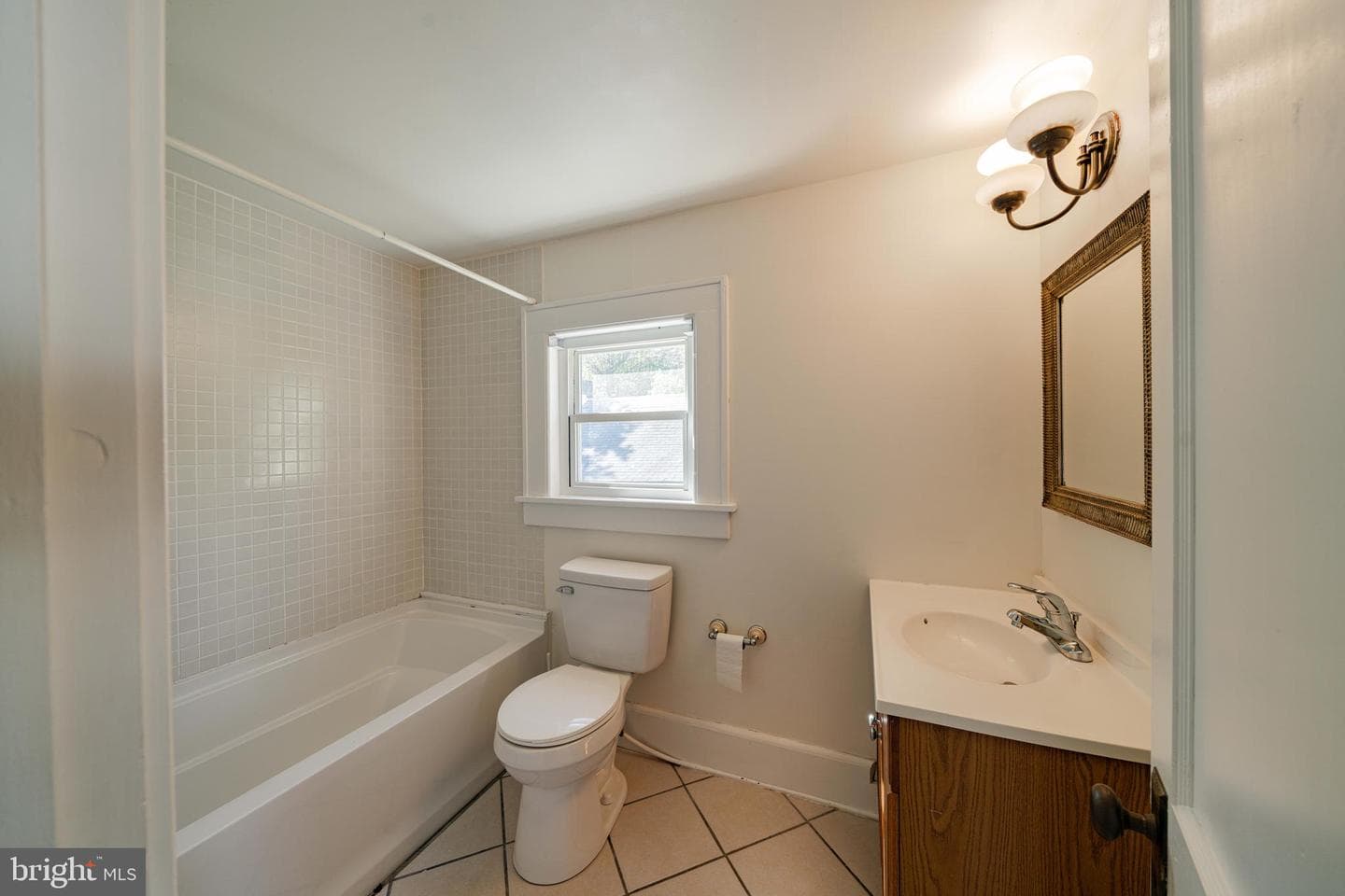 14015 Bedford Road NE photo 32