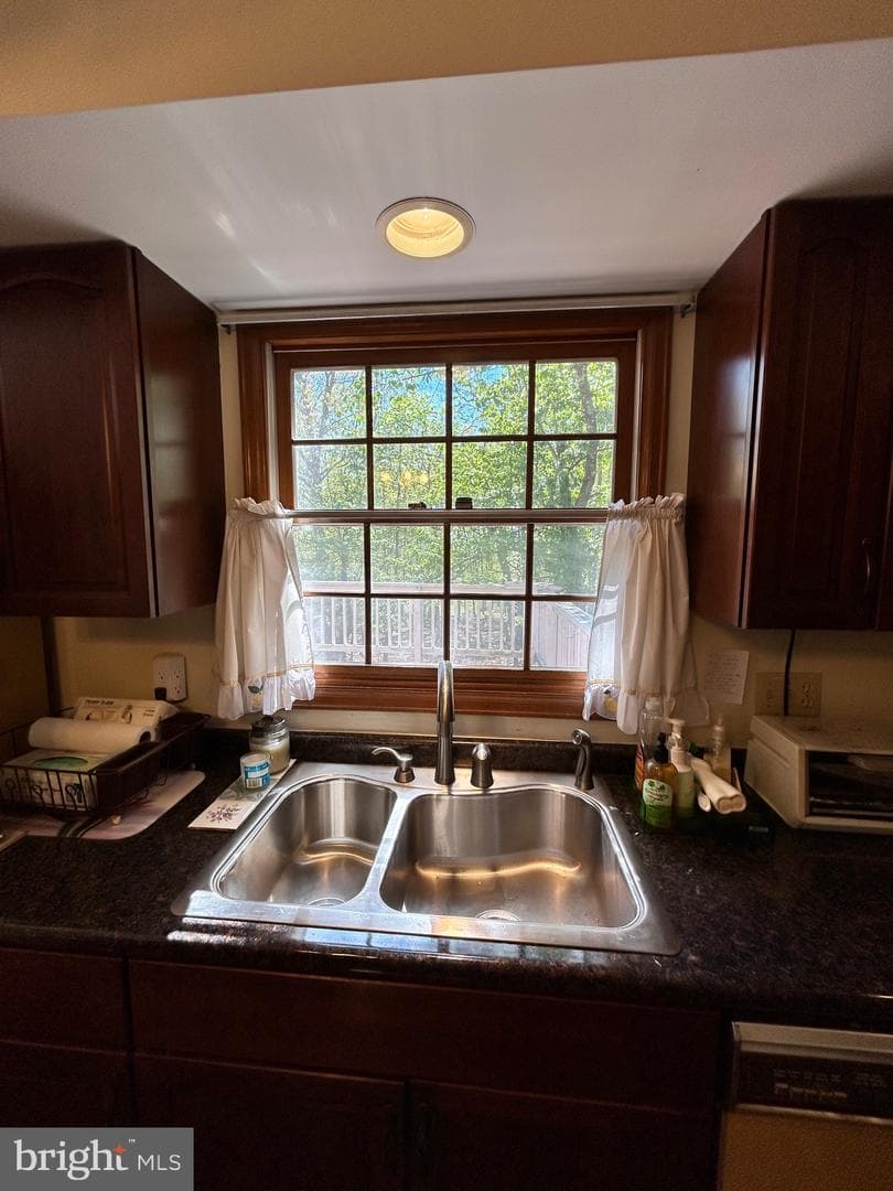 1048 Bishop Walsh Road photo 15