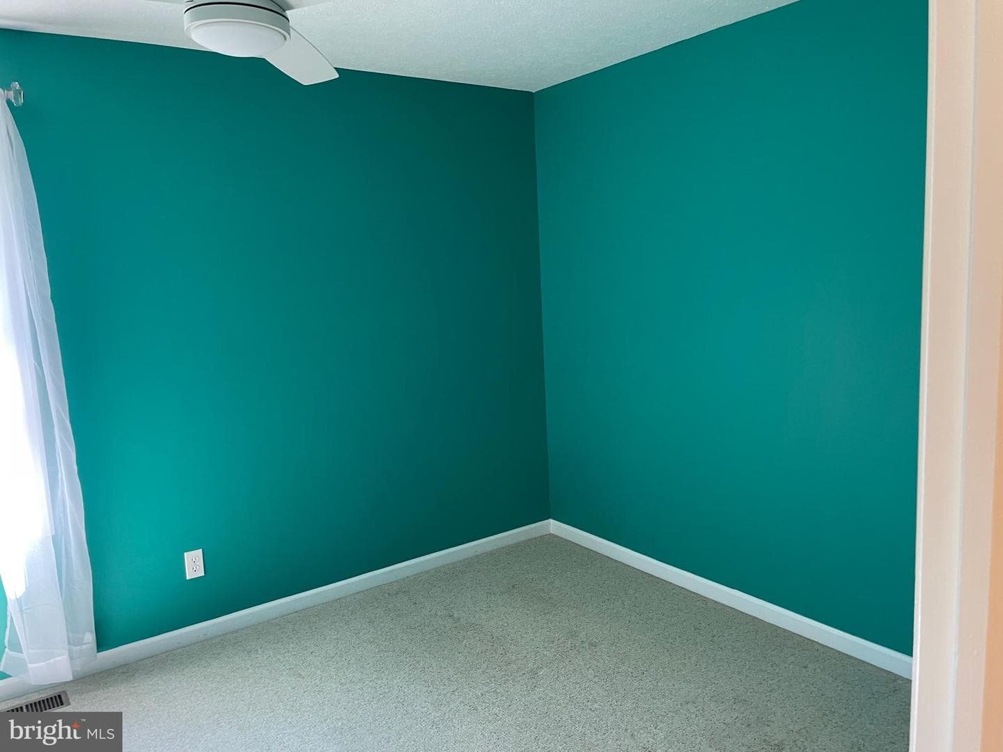1044 Longwood Avenue photo 39