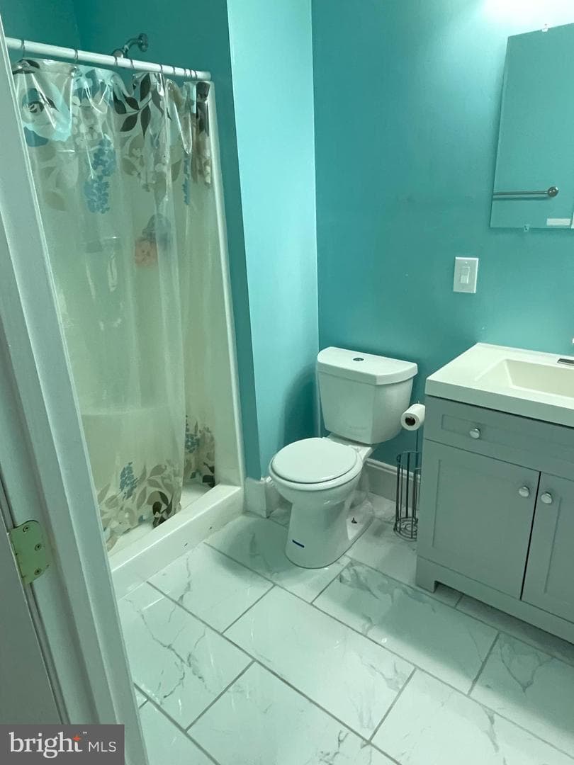 1044 Longwood Avenue photo 45