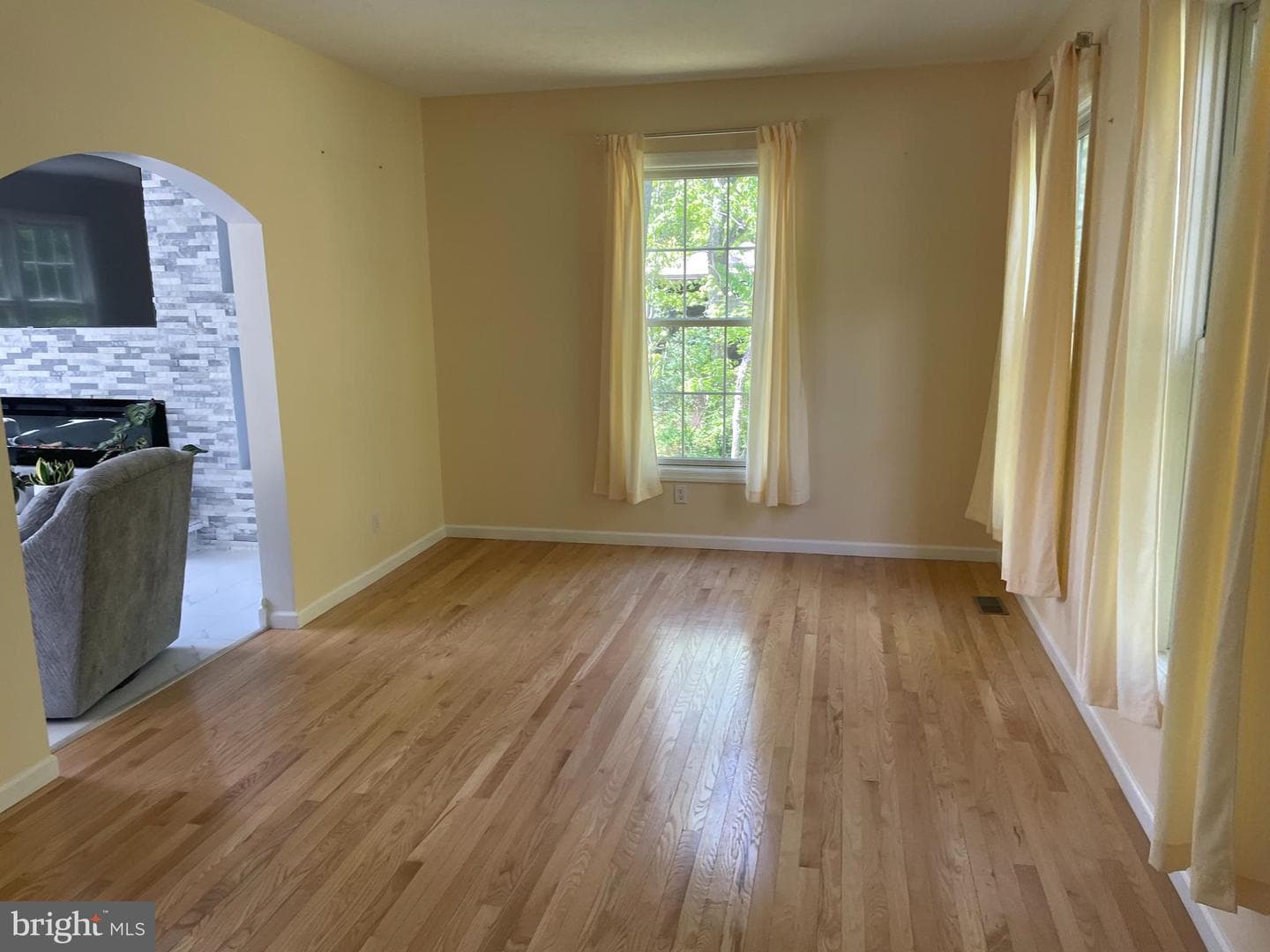 1044 Longwood Avenue photo 6