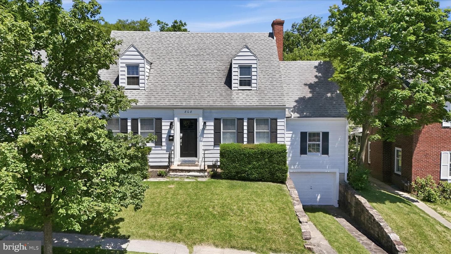808 Memorial Avenue, Cumberland