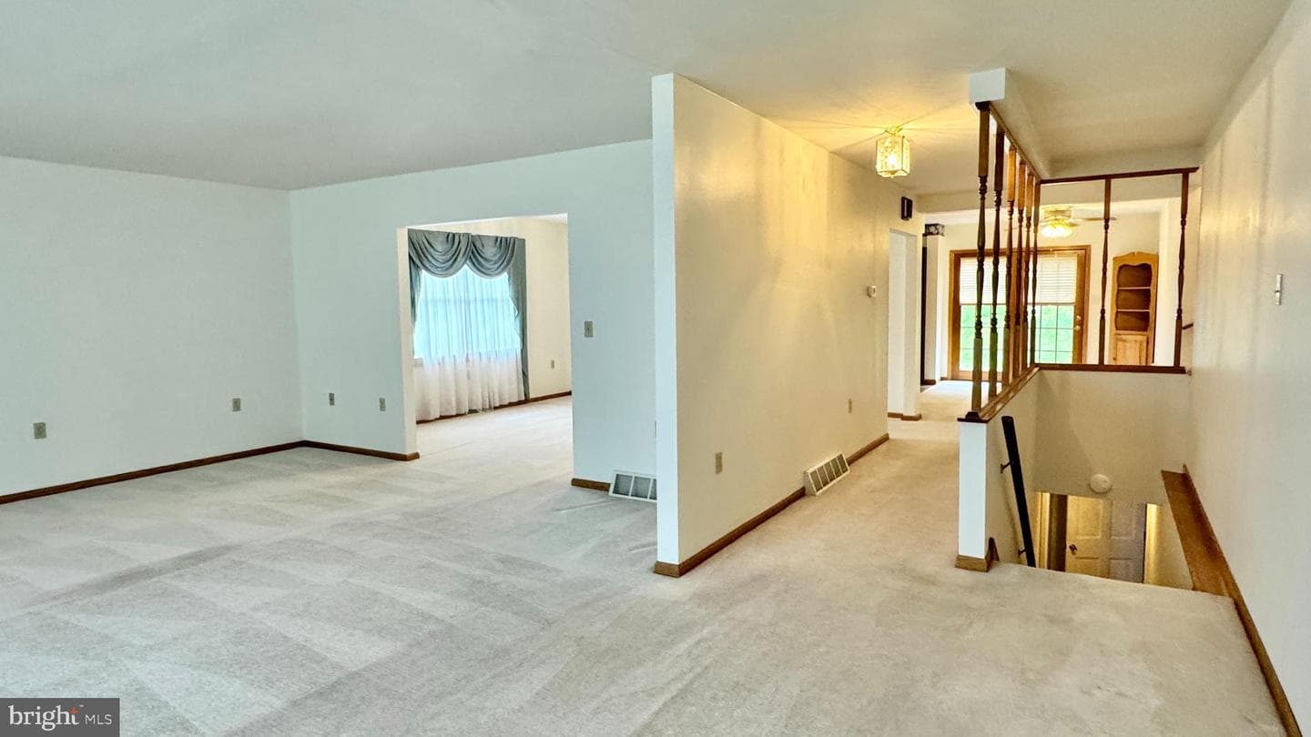 608 Wellington Lane photo 25