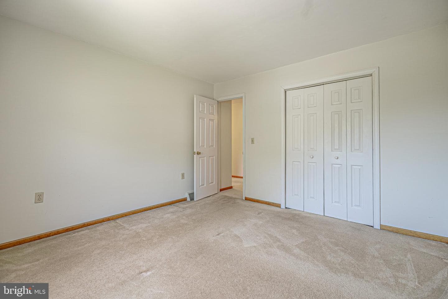 608 Wellington Lane photo 34