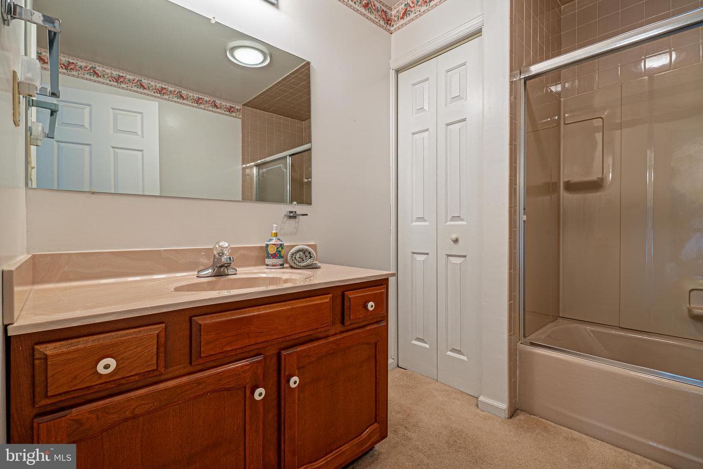 608 Wellington Lane photo 35