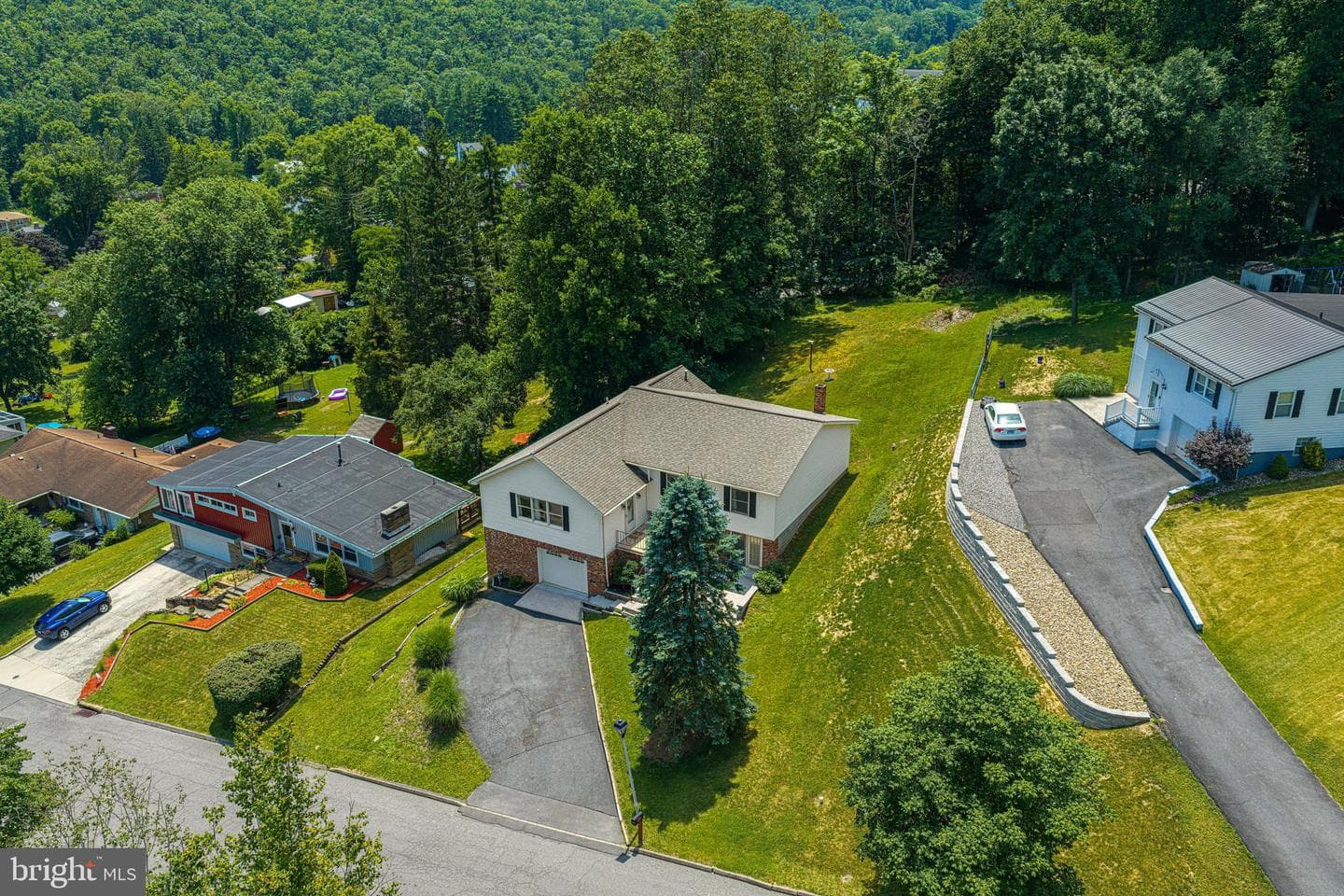 608 Wellington Lane photo 56