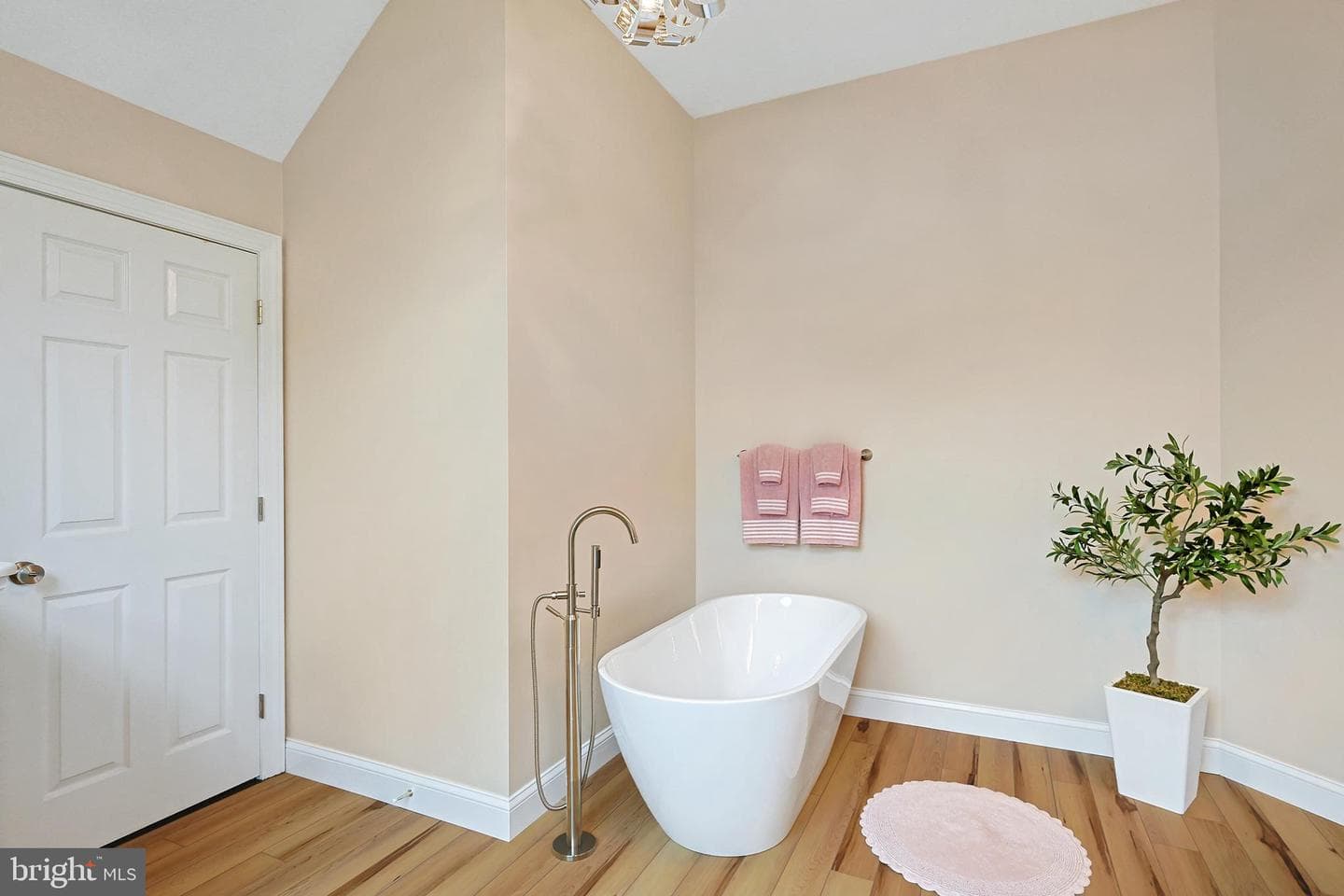 15206 Bourbon Street SW photo 29