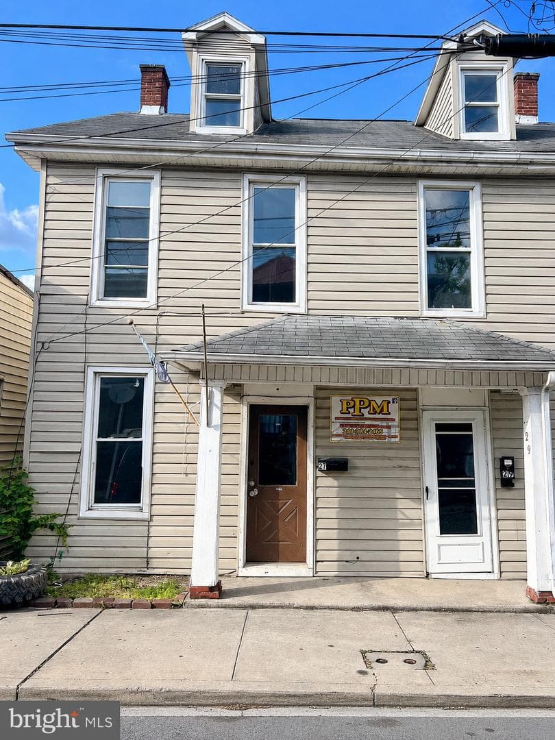 27 W First Street W, Cumberland