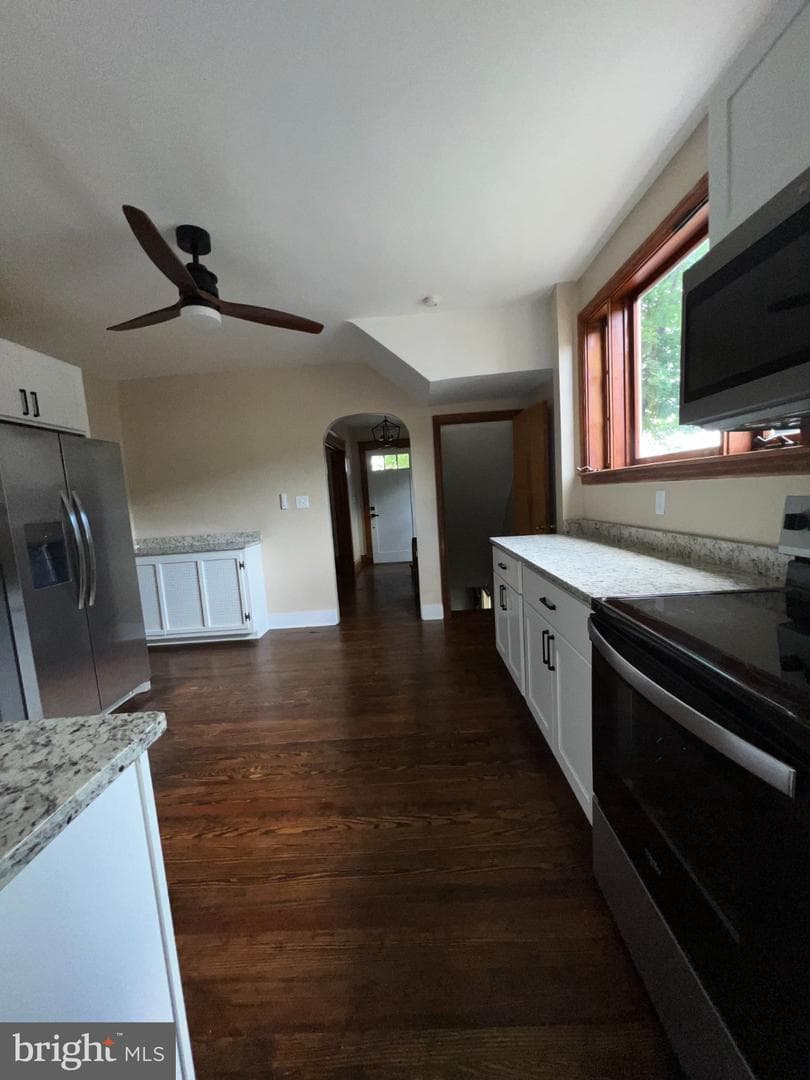 307 Helen Street photo 16
