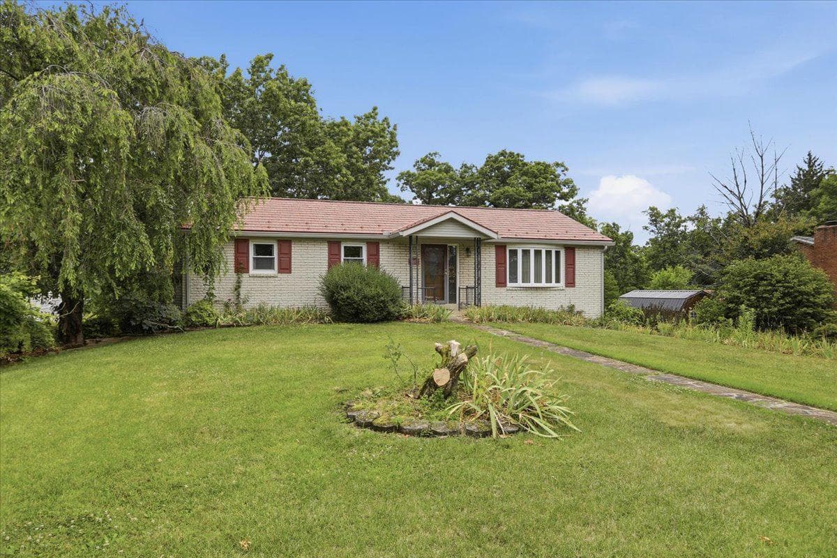 14105 Royal Oak Drive SW photo 3