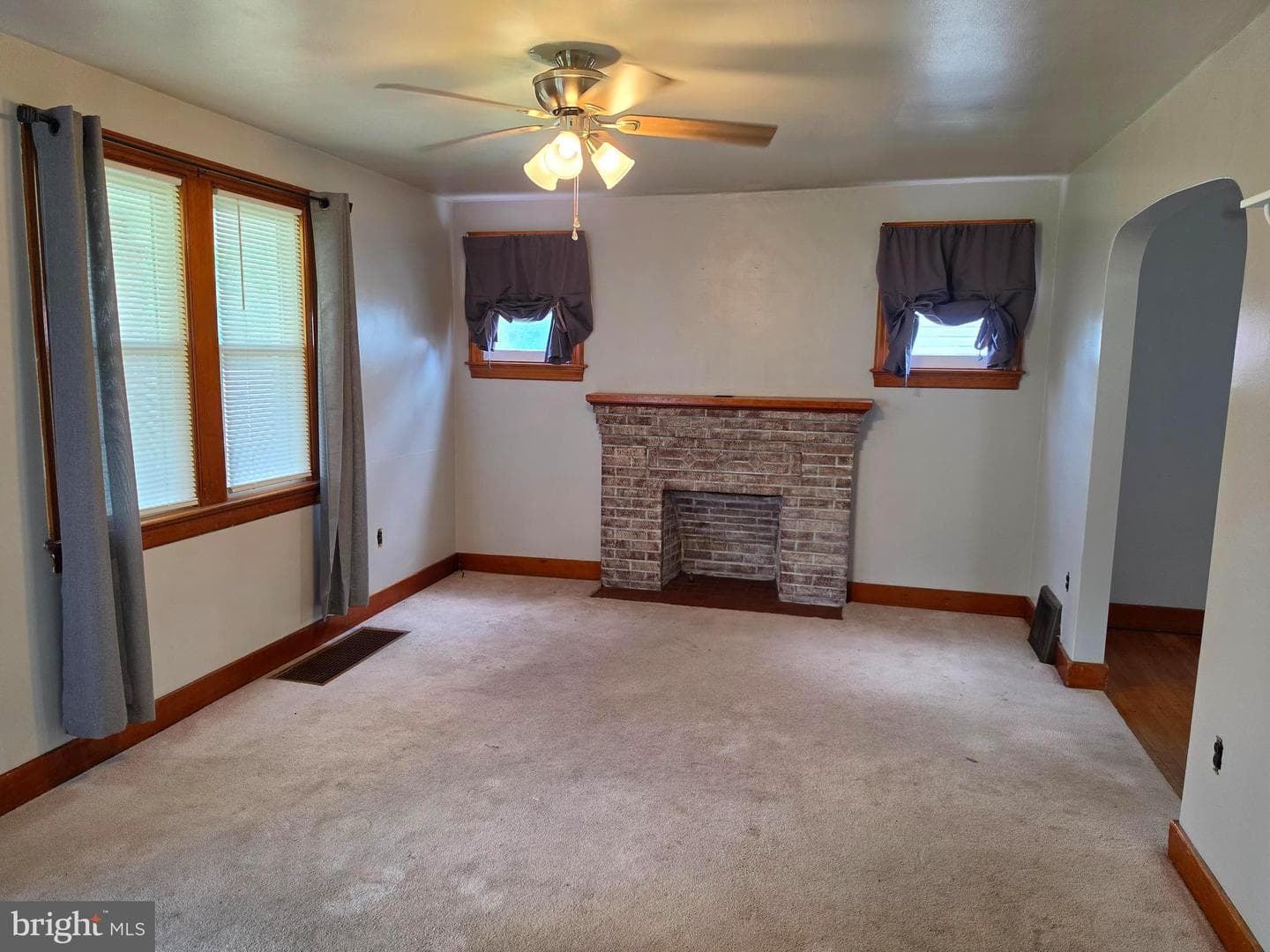 512 Forester Avenue photo 10