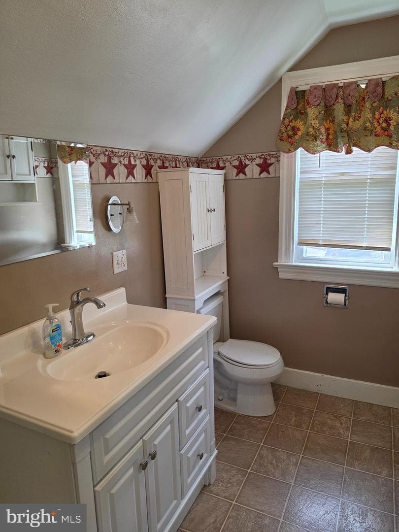 512 Forester Avenue photo 19