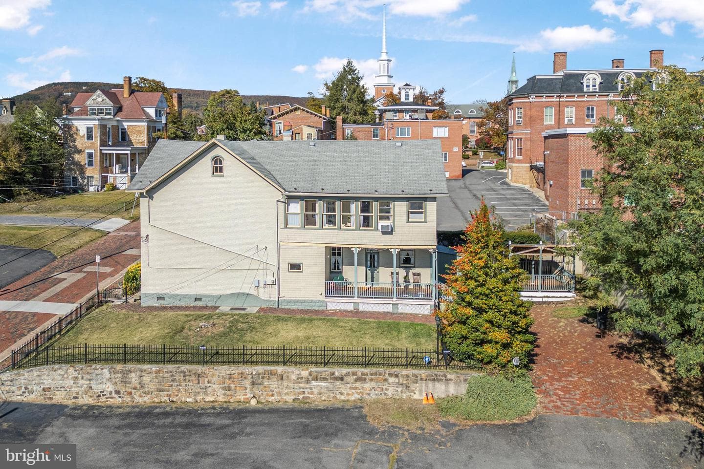 11 S Smallwood Street photo 35