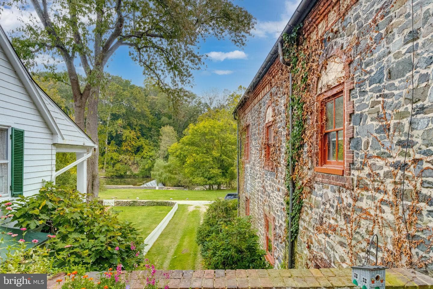2423 Pickwick Road photo 3