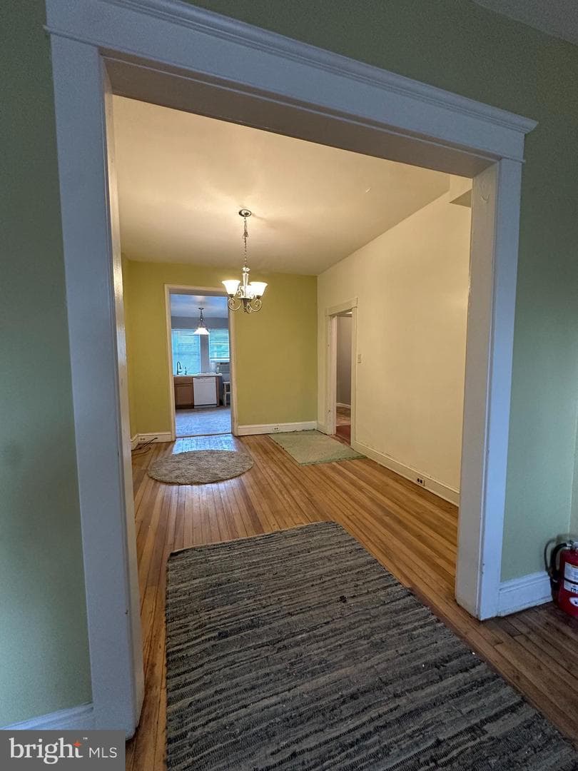 2261 Sidney Avenue photo 2