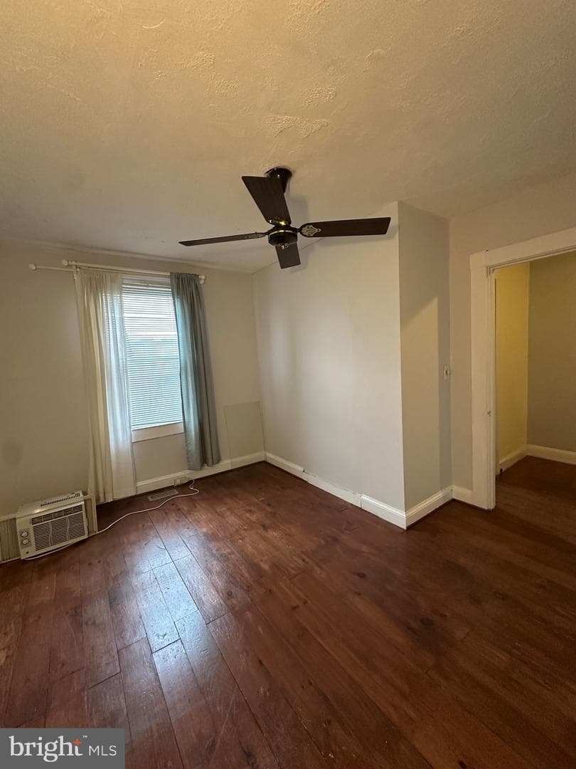 2261 Sidney Avenue photo 4