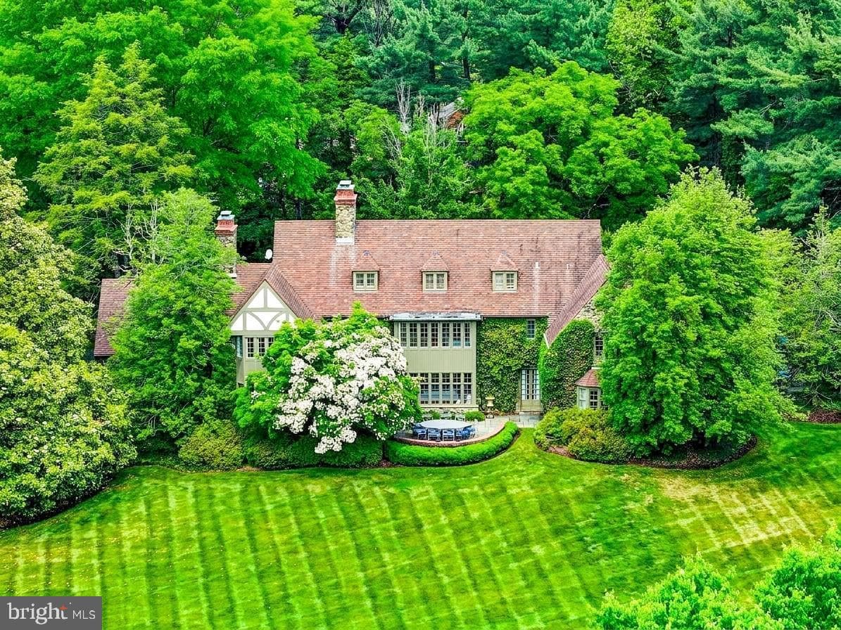 102 Cotswold Road photo 66