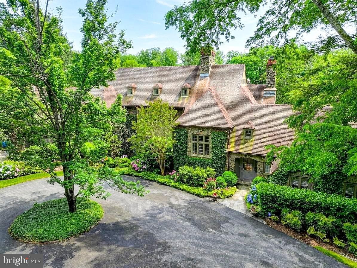 102 Cotswold Road photo 71