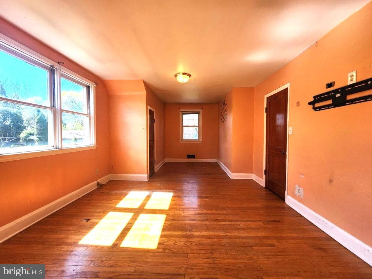 4103 Glenmore Avenue photo 10