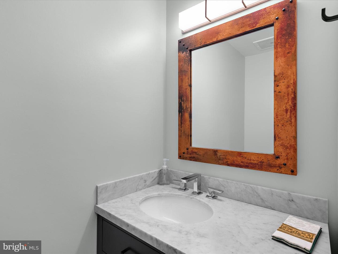 10 E Lee Street #2405 photo 24