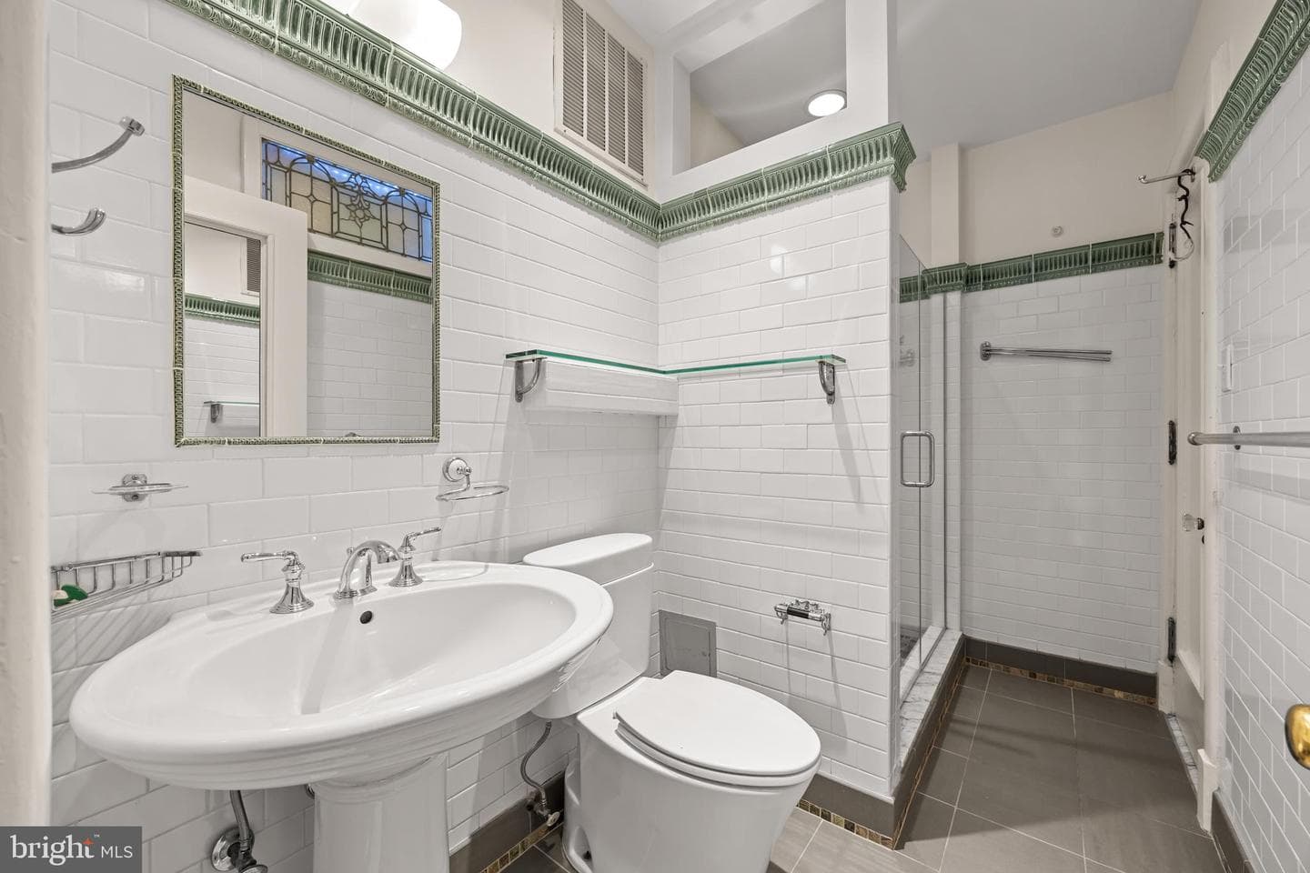 700 Washington Place #4b photo 31