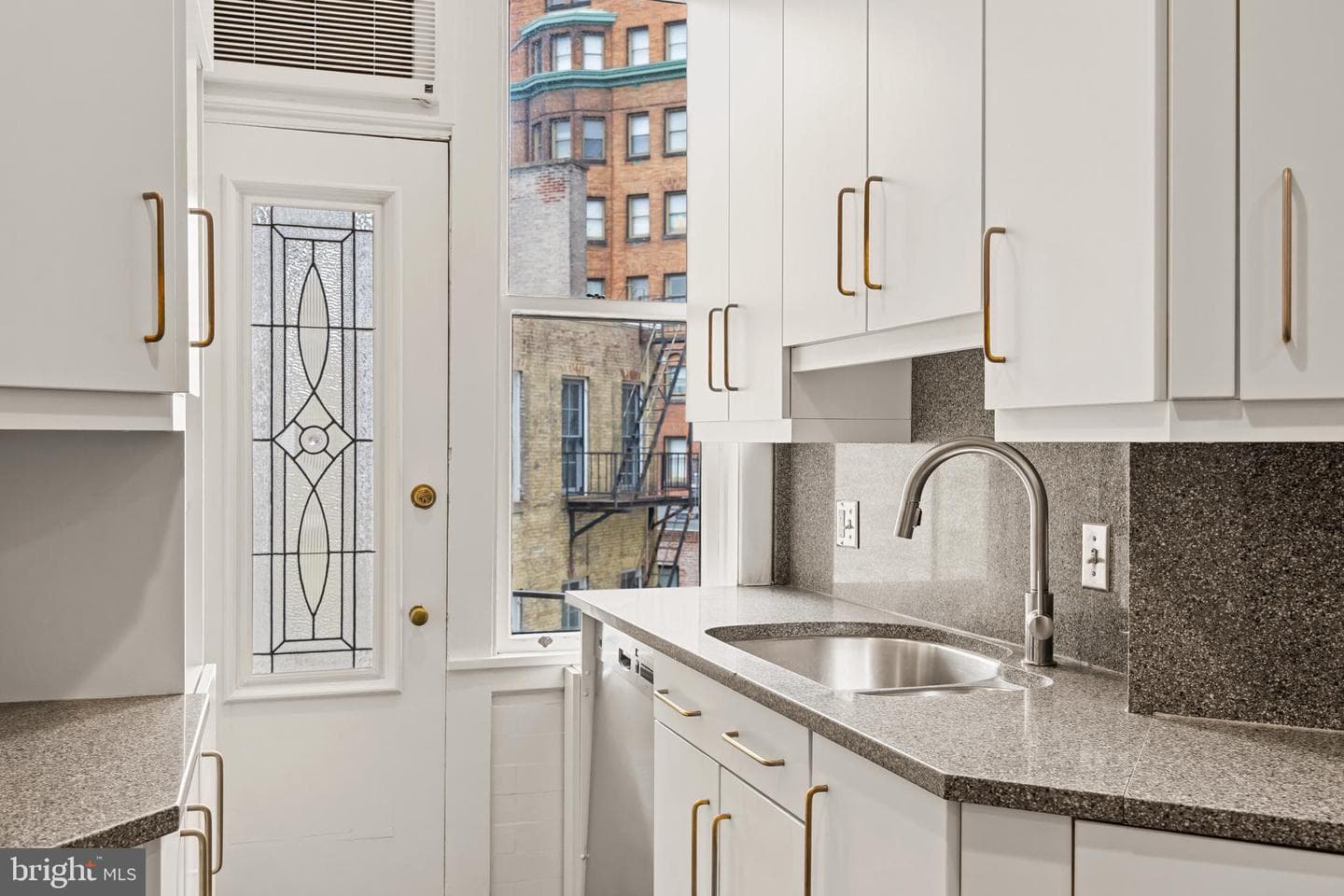 700 Washington Place #4b photo 57
