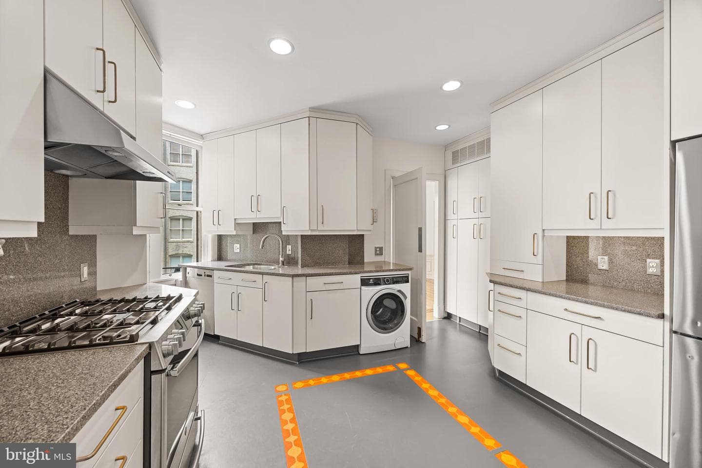 700 Washington Place #4b photo 59