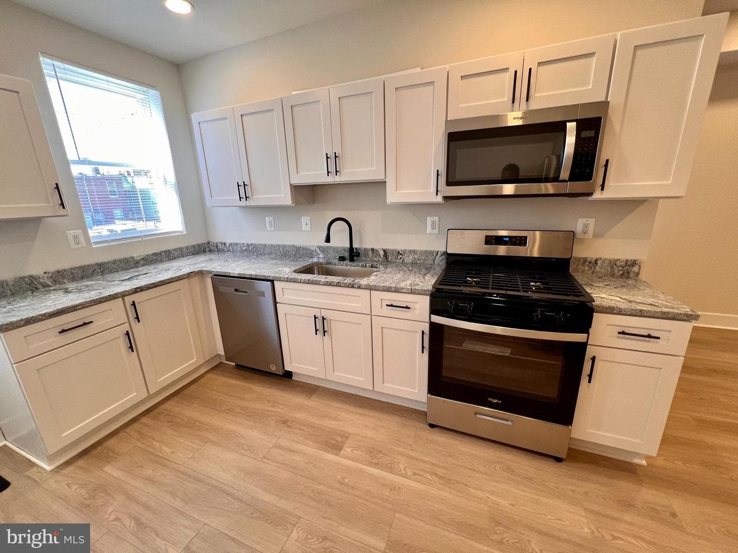 432 Bonsal Street photo 3