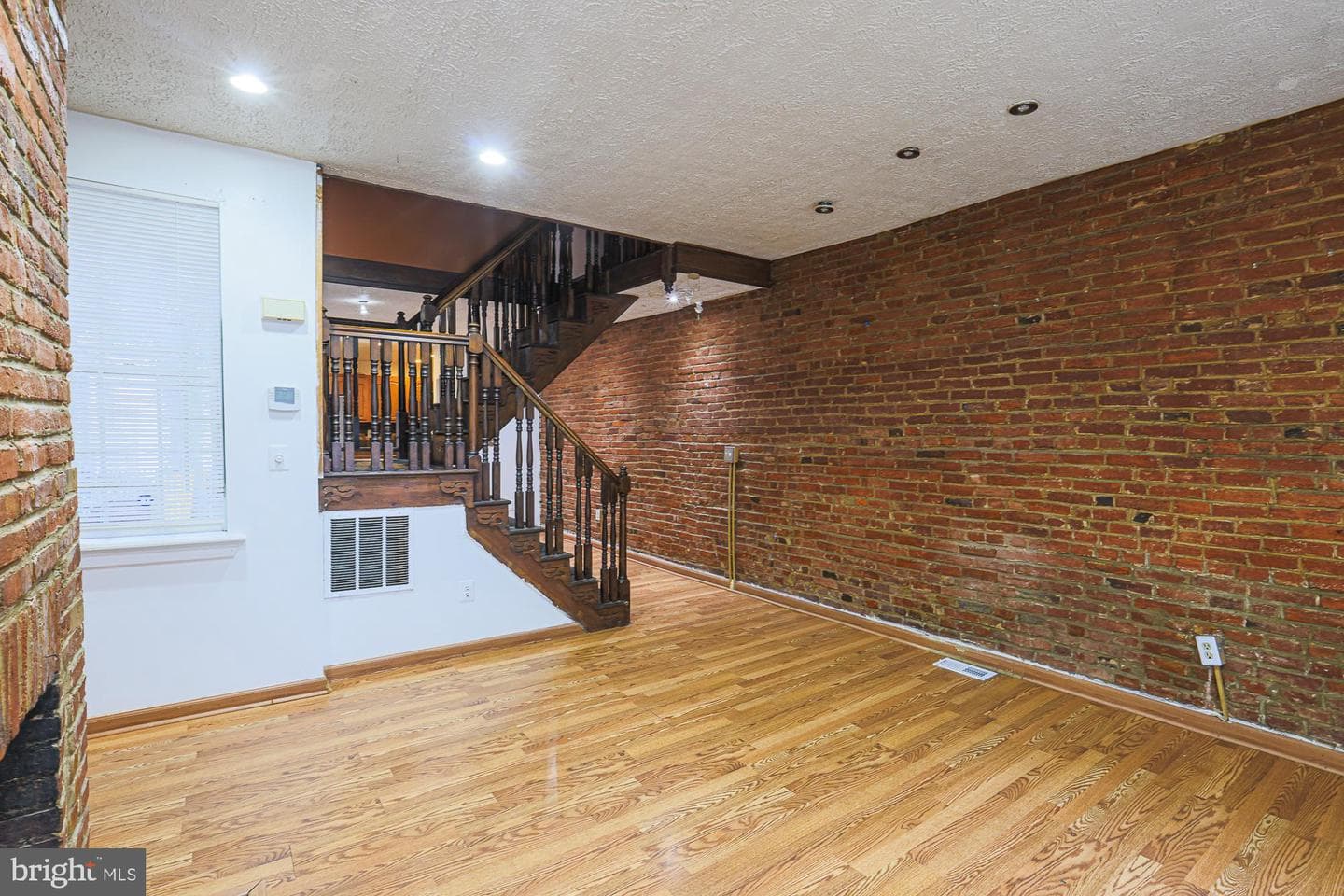 337 Scott Street photo 5