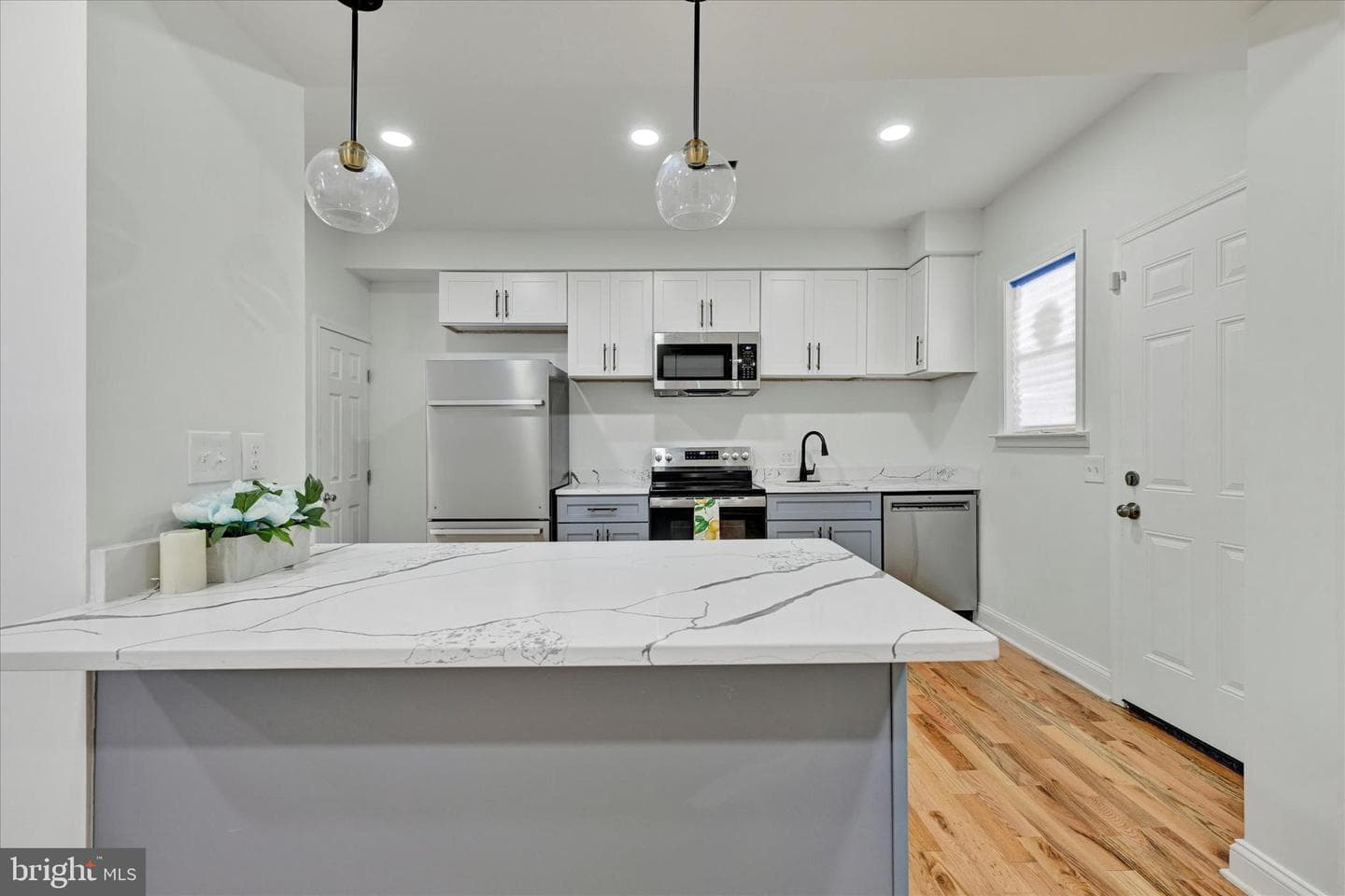 2400 W Lafayette Avenue photo 12