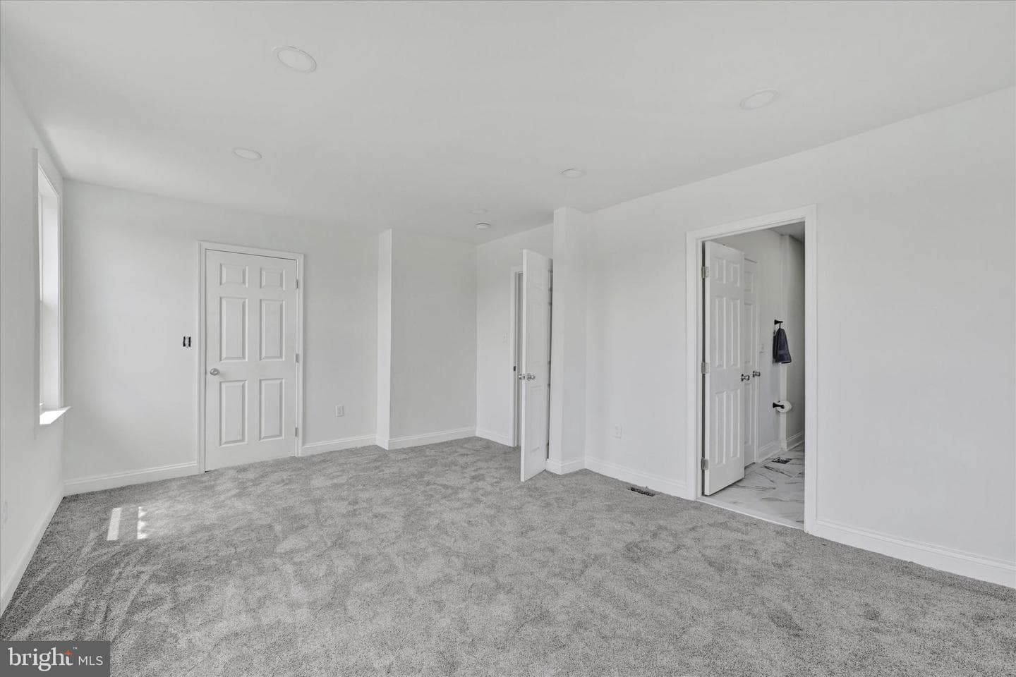 2400 W Lafayette Avenue photo 18