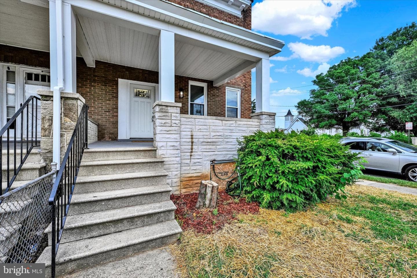 2400 W Lafayette Avenue photo 2