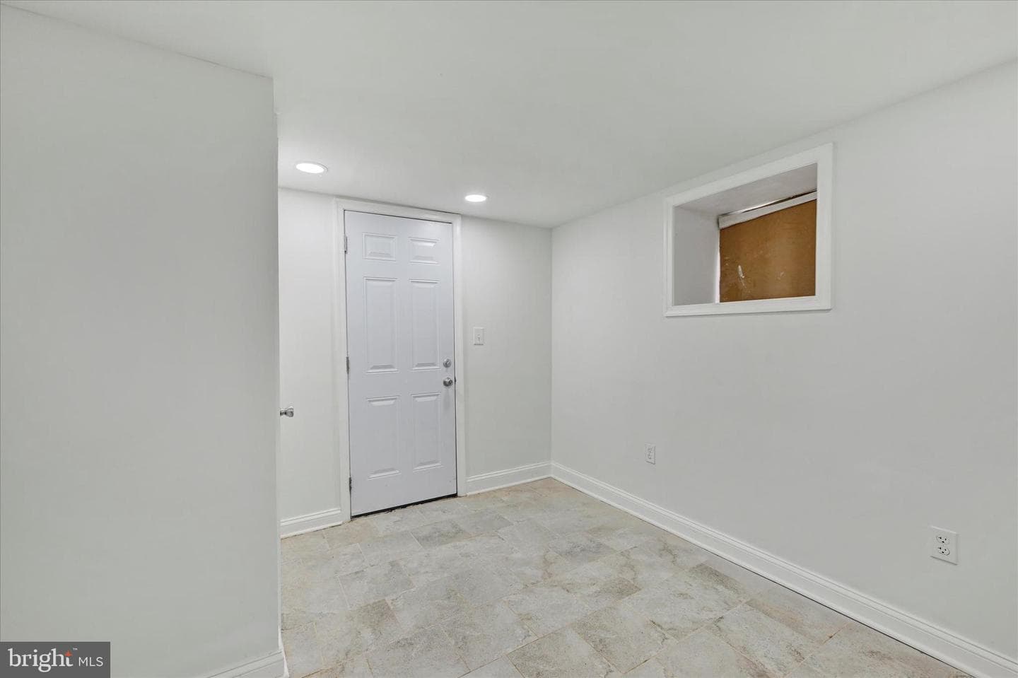2400 W Lafayette Avenue photo 25