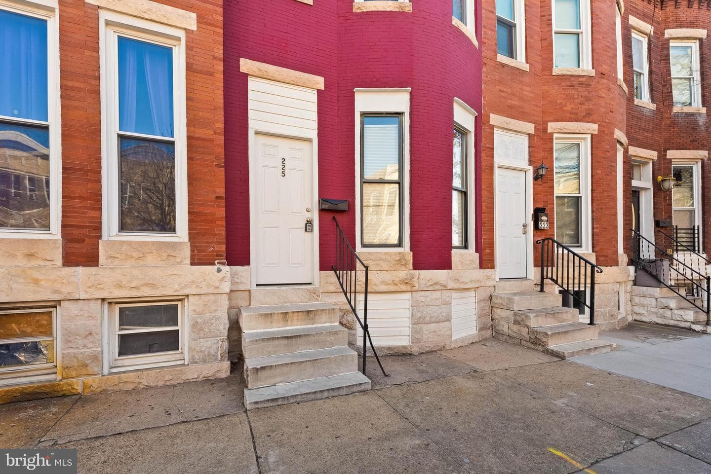 225 N Luzerne Avenue