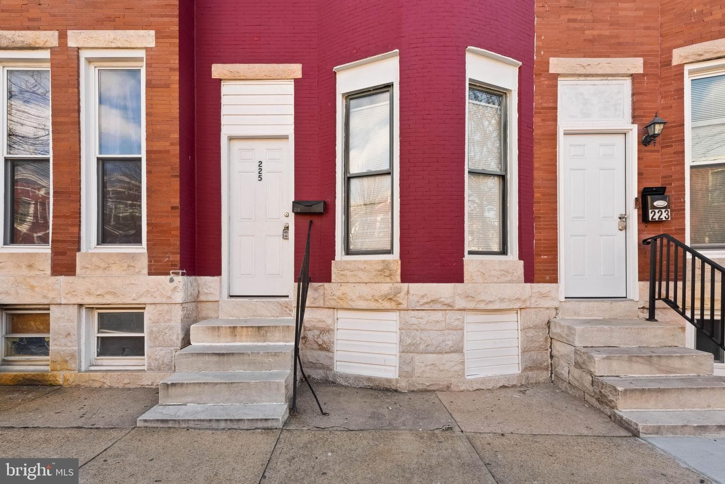 225 N Luzerne Avenue photo 2