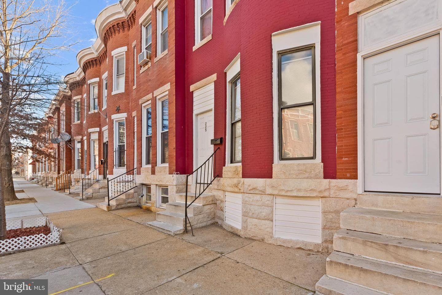 225 N Luzerne Avenue photo 3