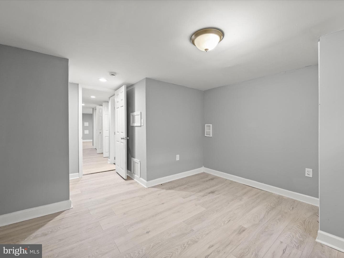 405 S Newkirk Street photo 34