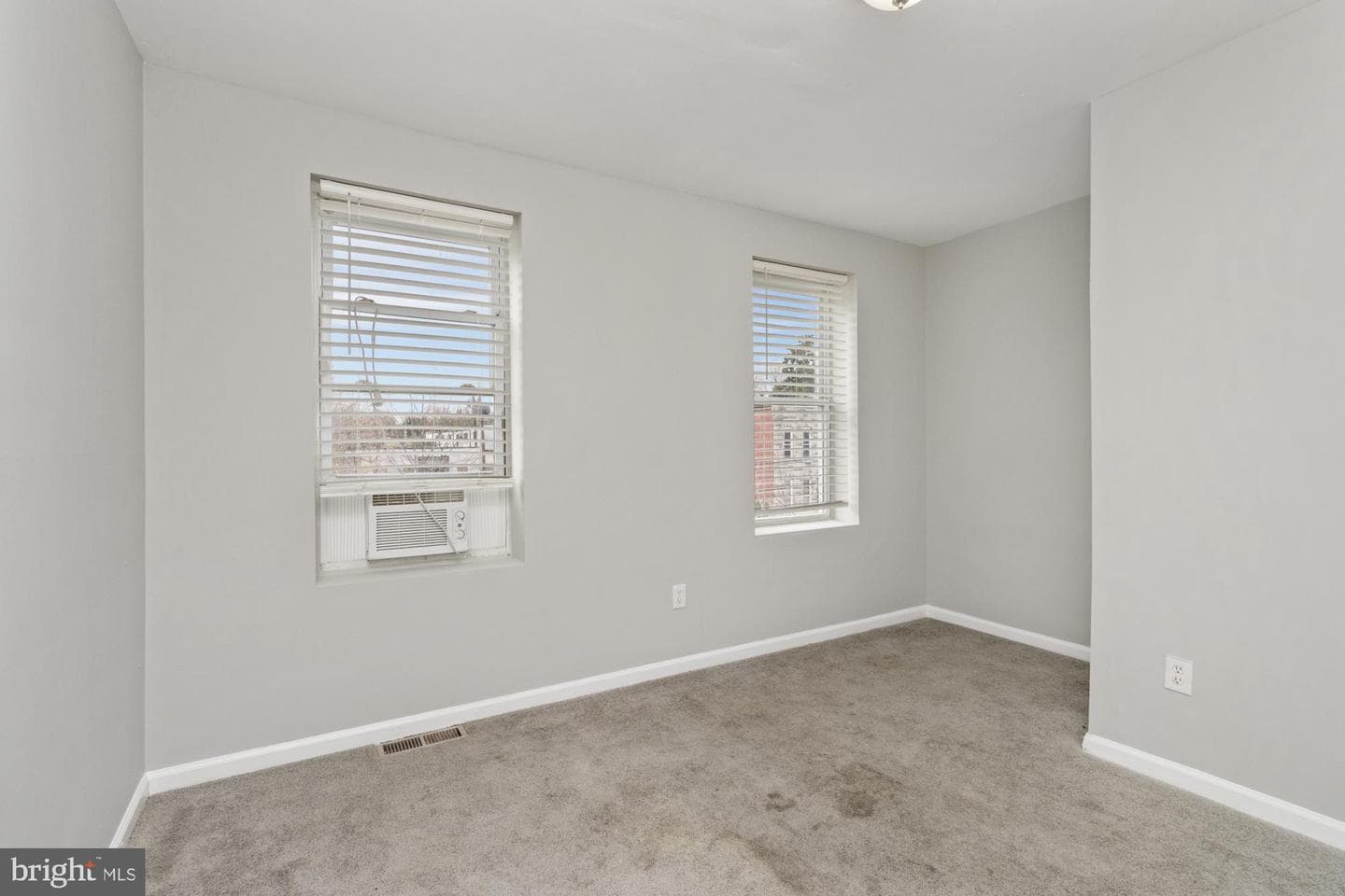 539 S Longwood Street photo 11