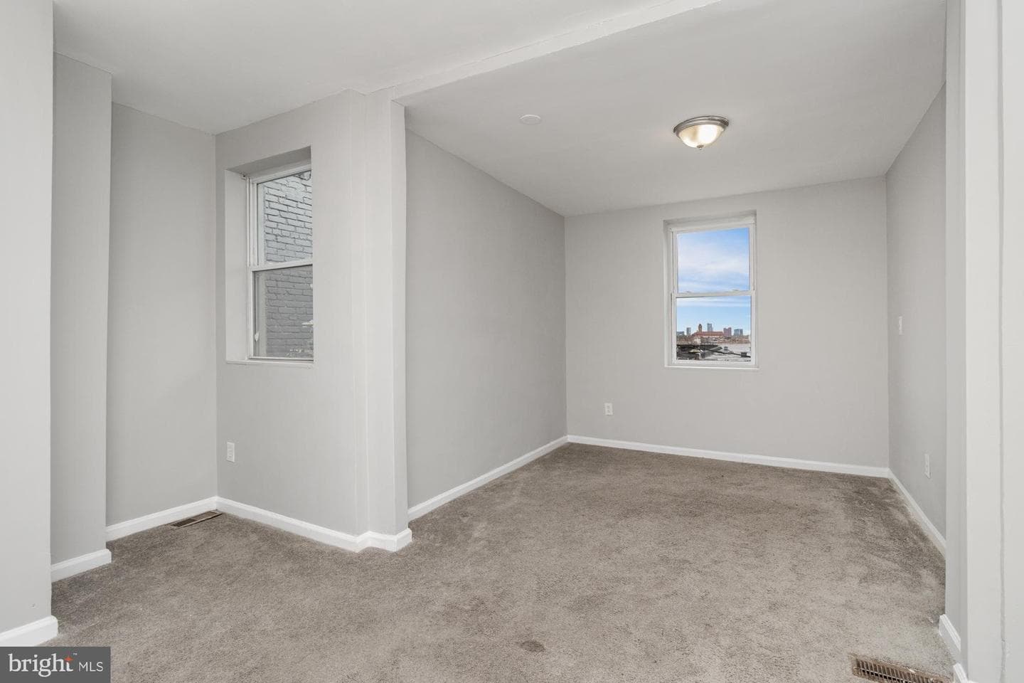 539 S Longwood Street photo 14