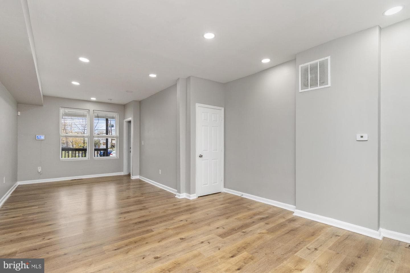 539 S Longwood Street photo 8