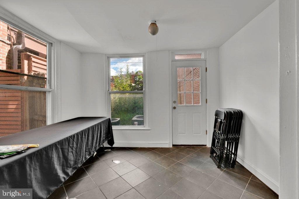 1225 S Hanover Street photo 17