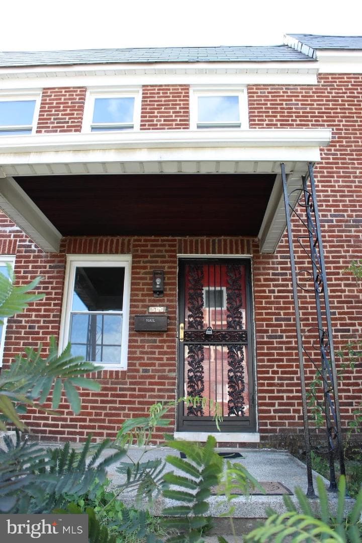 506 Allendale Street photo 2