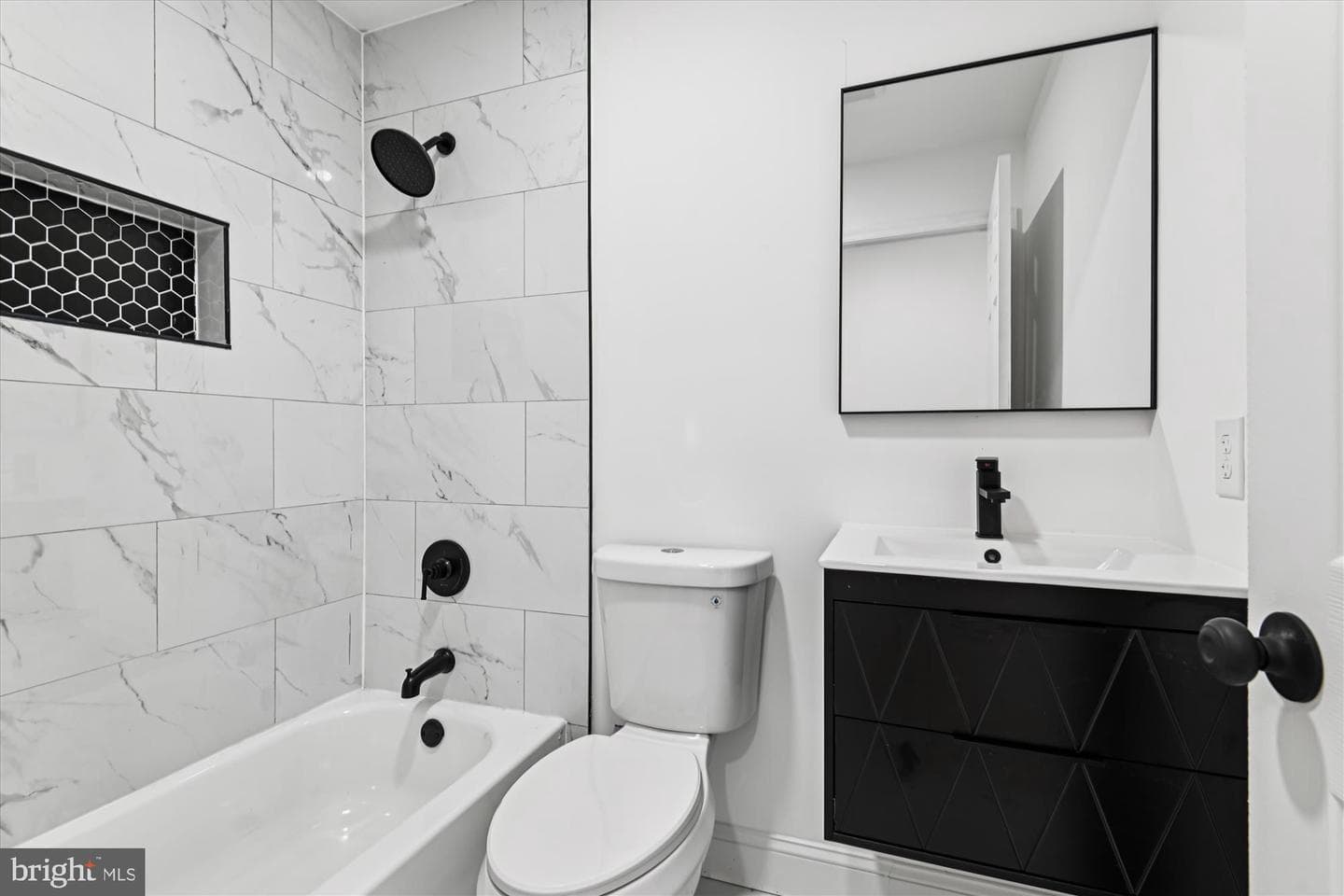 5235 Saint Charles Avenue photo 28