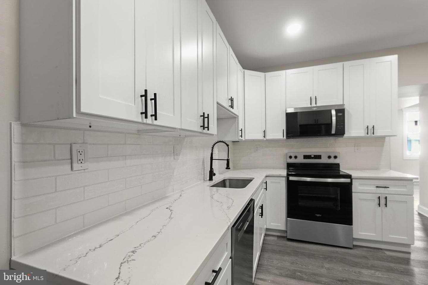 505 Mccabe Avenue photo 19