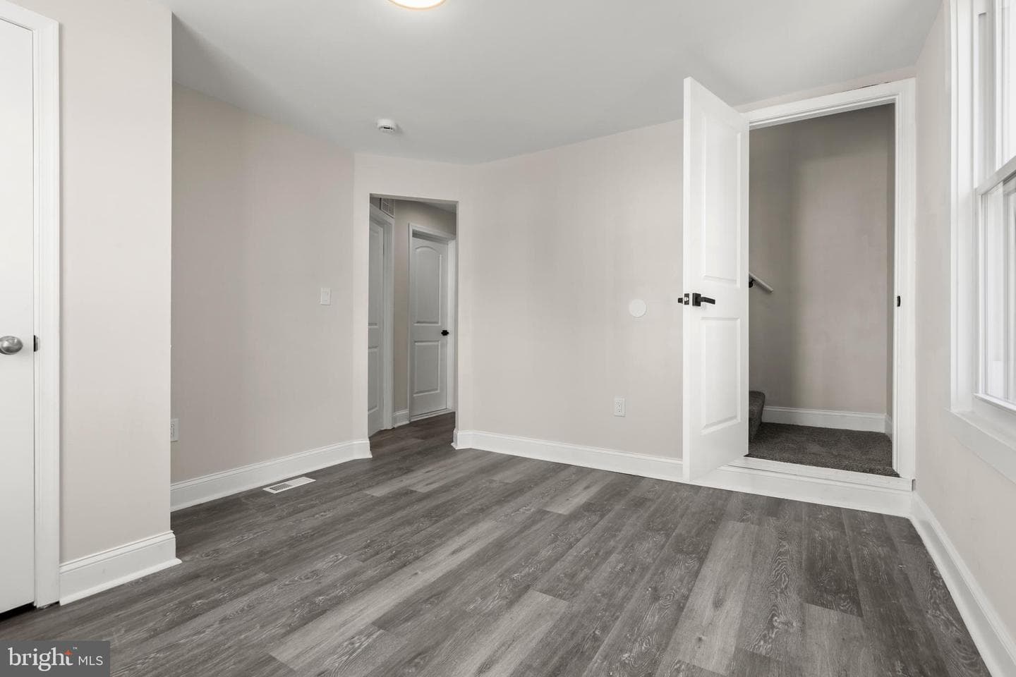 505 Mccabe Avenue photo 24