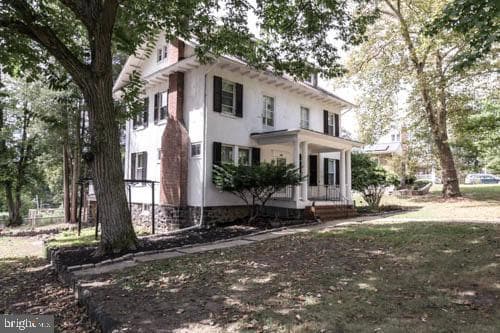 2504 Queen Anne Road photo 3