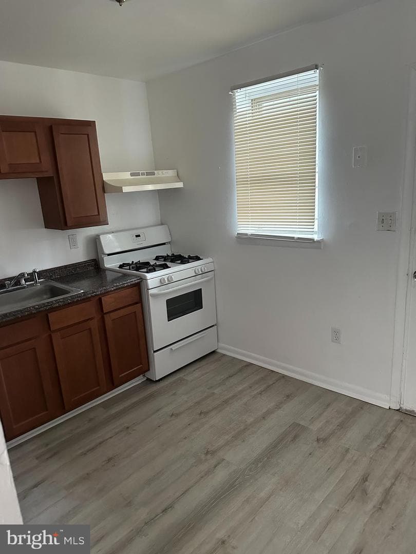 1707 N Dallas Street photo 4